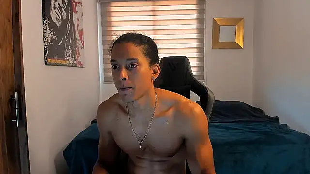 Liam V online show from December 9, 2:49 pm