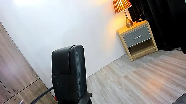 Snapshot of xxHeavenly_AngeLxx chatting on March 16, 9:05 pm xxHeavenly AngeLxx online show from March 16, 9:05 pm