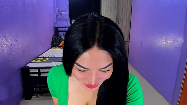 Snapshot of xxHeavenly_AngeLxx chatting on November 15, 8:05 pm xxHeavenly AngeLxx online show from November 15, 8:05 pm