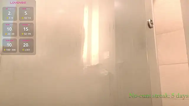 Snapshot of hxmisterh chatting on December 4, 5:43 pm hxmisterh online show from December 4, 5:43 pm