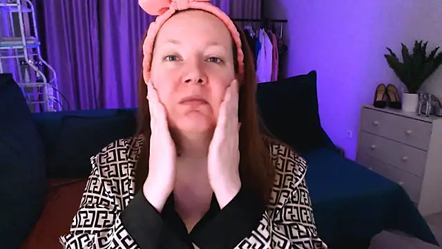 GoddessLara online show from March 1, 2:15 am