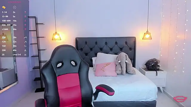 AMELIELEONE online show from January 21, 11:35 am