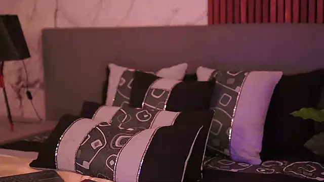 DulceLenns online show from January 21, 5:51 pm