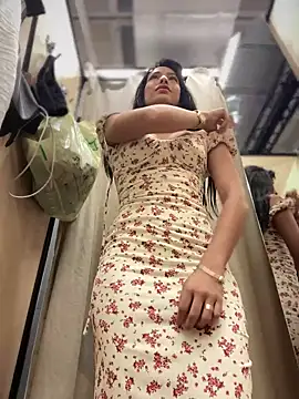 DulceLenns online show from March 20, 9:02 pm