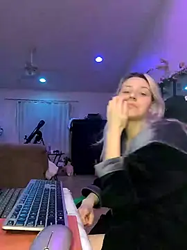 ScarletCallings420 online show from January 24, 3:55 pm