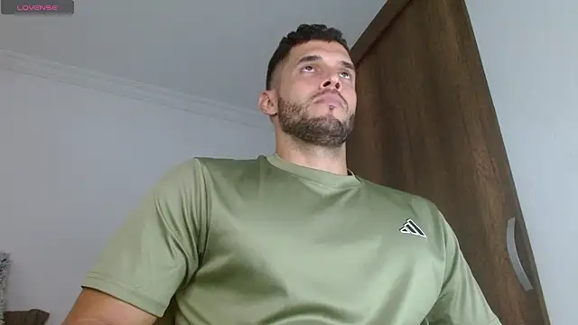 Noah jhonsonn online show from September 29, 9:52 pm