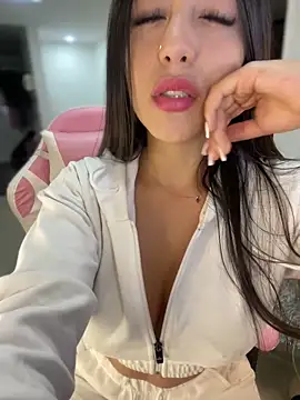 MiaJones21 online show from February 2, 11:53 pm