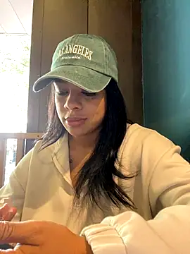 trianawhite online show from November 11, 3:23 pm