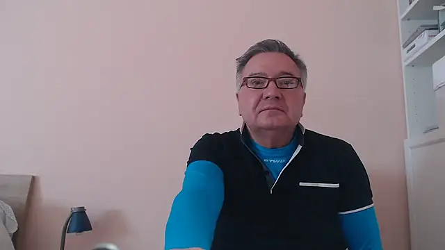 YOU6me online show from February 6, 9:22 am