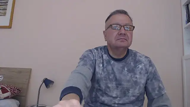 YOU6me online show from October 5, 4:05 pm