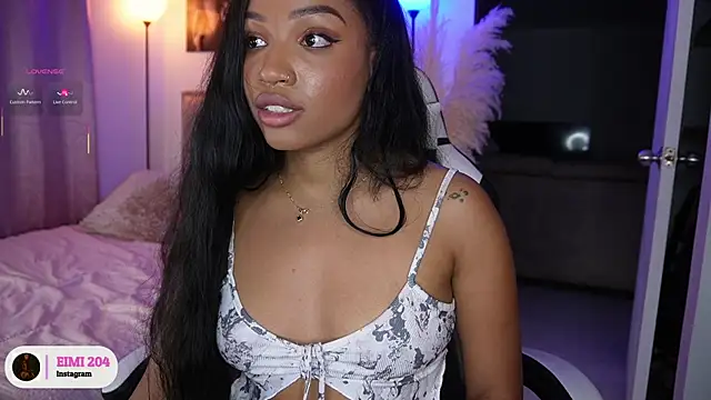 Snapshot of eimi_space chatting on March 5, 3:29 am eimi space online show from March 5, 3:29 am