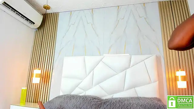 Snapshot of lissetlong69 chatting on February 4, 8:35 am lissetlong69 online show from February 4, 8:35 am