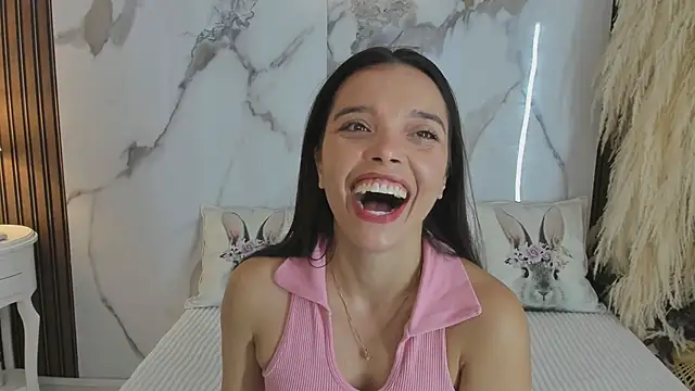 hannahill69 online show from March 7, 6:35 am