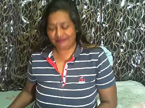 Mammabear 4u online show from December 15, 4:04 pm