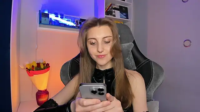 CassiaBlade1 online show from March 10, 6:45 pm