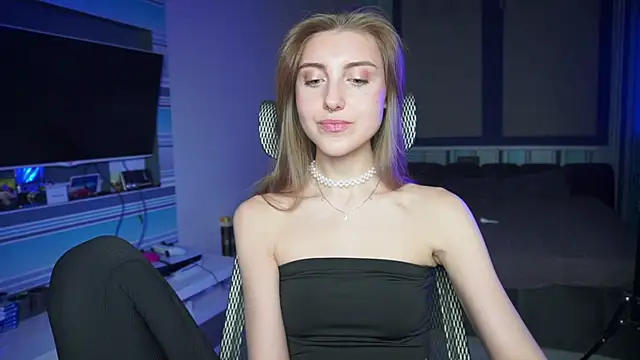 CassiaBlade1 online show from October 7, 4:26 pm