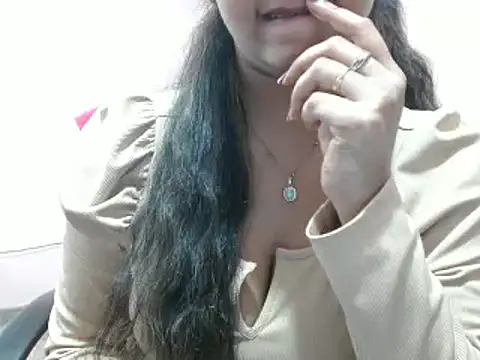 LovingPihu online show from March 6, 11:58 am