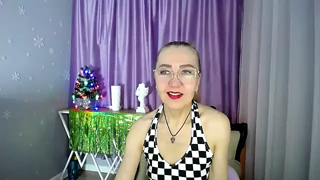 Snapshot of queen_a_n_i chatting on January 11, 7:06 am queen a n i online show from January 11, 7:06 am