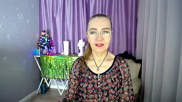 Snapshot of queen_a_n_i chatting on January 13, 12:56 pm queen a n i online show from January 13, 12:56 pm