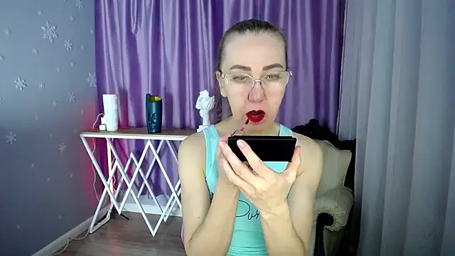 Snapshot of queen_a_n_i chatting on January 31, 8:54 am queen a n i online show from January 31, 8:54 am