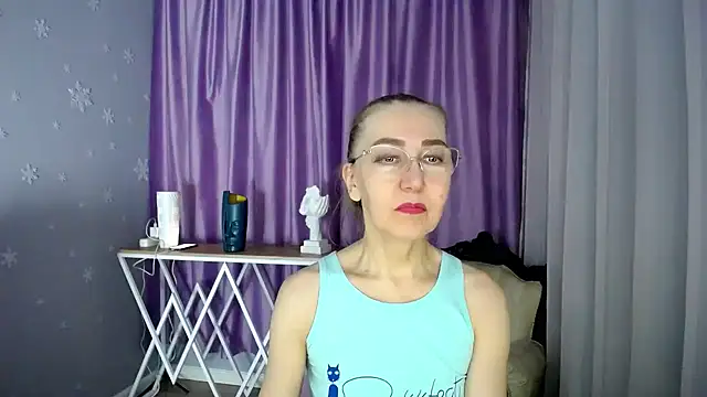 Snapshot of queen_a_n_i chatting on February 2, 1:19 pm queen a n i online show from February 2, 1:19 pm