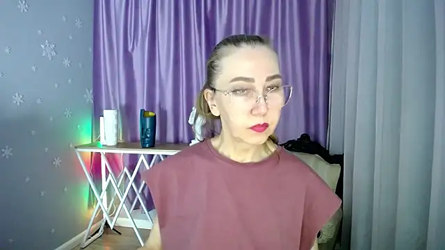 Snapshot of queen_a_n_i chatting on February 8, 3:31 pm queen a n i online show from February 8, 3:31 pm