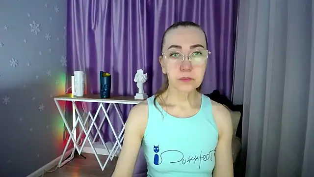 Snapshot of queen_a_n_i chatting on February 14, 7:38 am queen a n i online show from February 14, 7:38 am