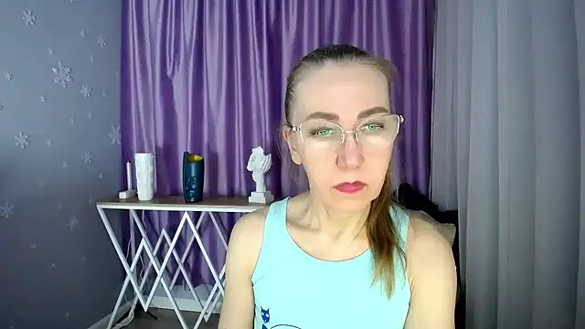 Snapshot of queen_a_n_i chatting on February 26, 12:25 pm queen a n i online show from February 26, 12:25 pm