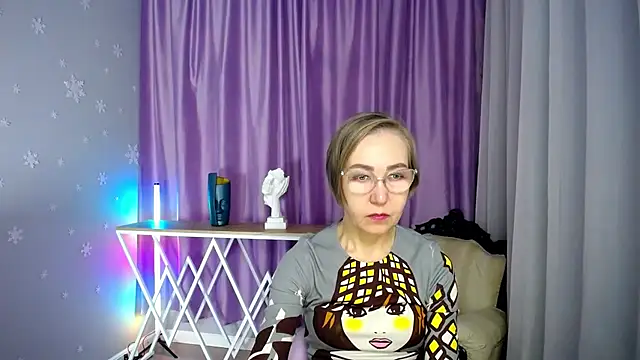 Snapshot of queen_a_n_i chatting on October 27, 10:19 am queen a n i online show from October 27, 10:19 am