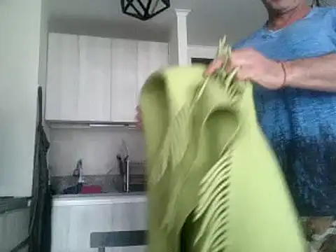 Snapshot of PenelopeSx chatting on December 13, 7:53 pm PenelopeSx online show from December 13, 7:53 pm