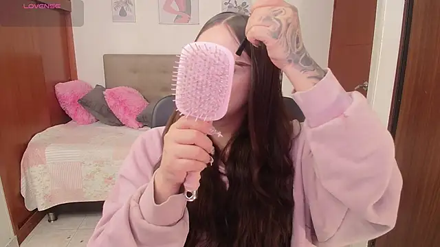 Miley Baker online show from November 21, 1:10 pm