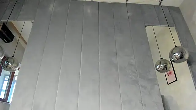 Snapshot of Naila18 chatting on December 5, 6:43 am Naila18 online show from December 5, 6:43 am