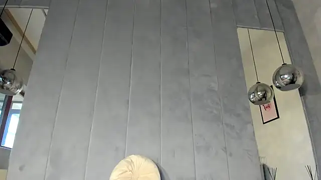 Snapshot of Naila18 chatting on December 7, 7:16 am Naila18 online show from December 7, 7:16 am