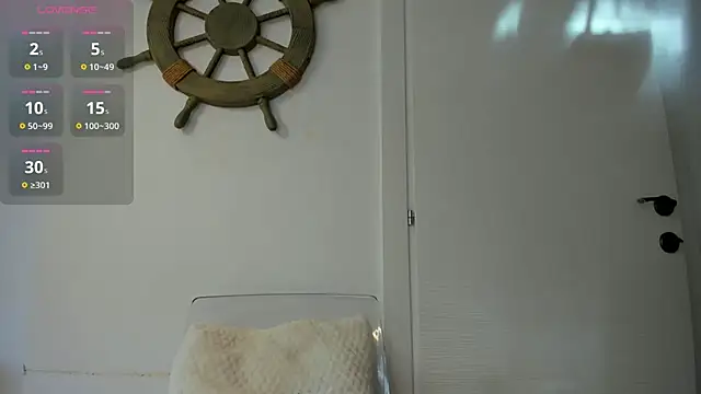 Snapshot of Naila18 chatting on September 19, 6:48 am Naila18 online show from September 19, 6:48 am