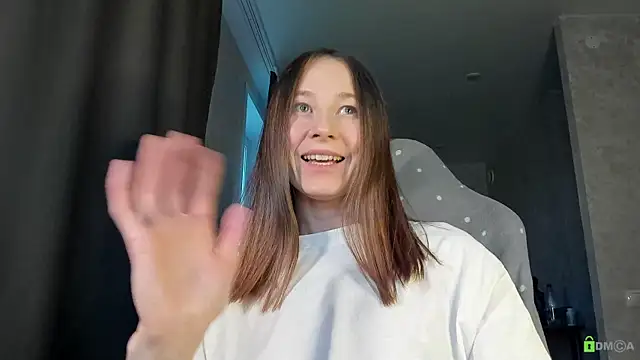 Courtney Luv online show from October 6, 1:30 pm