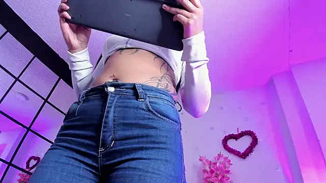  liathompsom09 online show from February 25, 4:53 pm