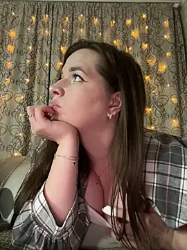 Snapshot of HellMoor chatting on January 27, 1:26 am HellMoor online show from January 27, 1:26 am