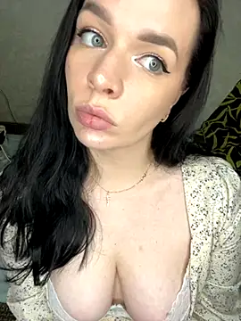 Snapshot of HellMoor chatting on September 9, 2:16 pm HellMoor online show from September 9, 2:16 pm