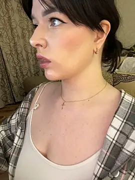 Snapshot of HellMoor chatting on October 22, 1:50 am HellMoor online show from October 22, 1:50 am