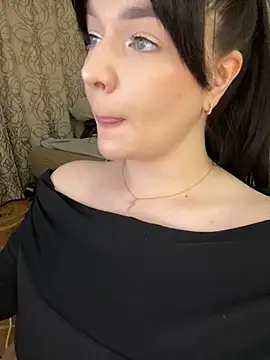 Snapshot of HellMoor chatting on November 6, 7:04 pm HellMoor online show from November 6, 7:04 pm