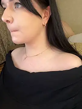 Snapshot of HellMoor chatting on November 26, 11:28 pm HellMoor online show from November 26, 11:28 pm