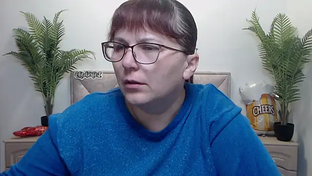 Snapshot of AliceInksSweetty chatting on October 5, 6:56 am AliceInksSweetty online show from October 5, 6:56 am