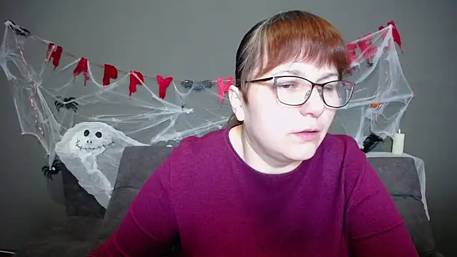 Snapshot of AliceInksSweetty chatting on October 18, 6:05 am AliceInksSweetty online show from October 18, 6:05 am