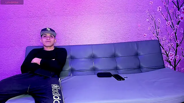 SecretsParty online show from October 18, 3:31 am