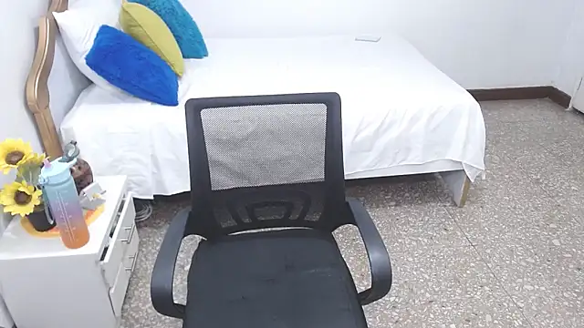 emiliaa hot online show from January 26, 10:35 pm