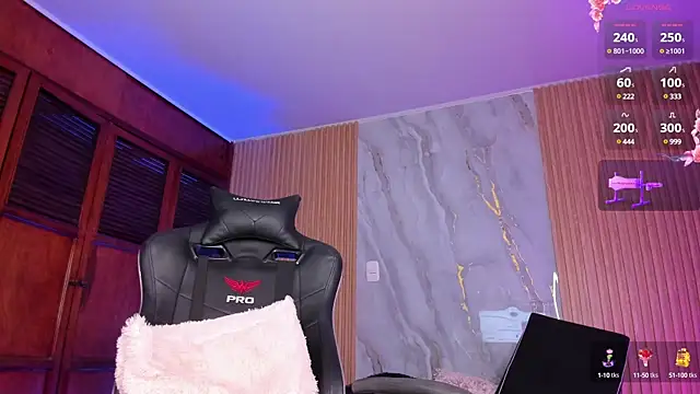 Snapshot of karol_green_ chatting on January 10, 12:59 am karol green online show from January 10, 12:59 am