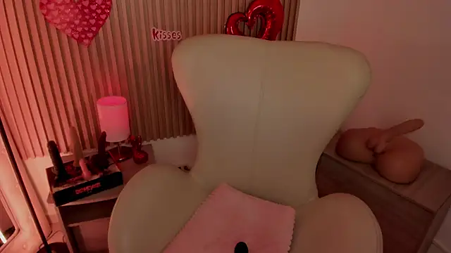 MarianL0ve online show from February 18, 4:59 pm