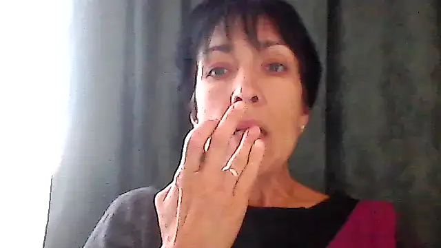 SunnyAmorre online show from September 18, 8:16 am