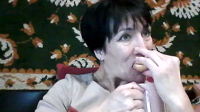 SunnyAmorre online show from October 6, 7:39 am