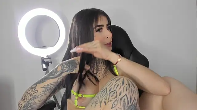 Snapshot of Ally_Snow chatting on February 27, 12:34 pm Ally Snow online show from February 27, 12:34 pm